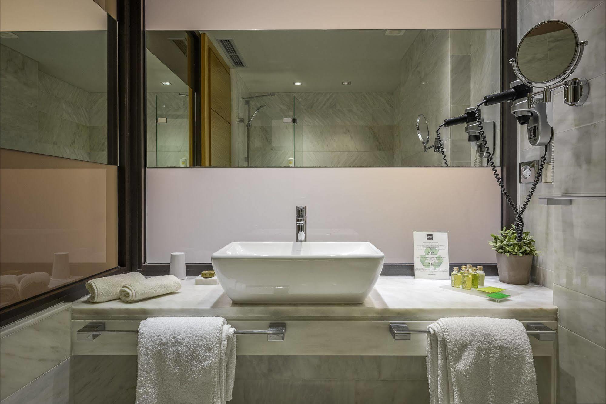 Esperos Palace Luxury & Spa Hotel Костур Екстериор снимка